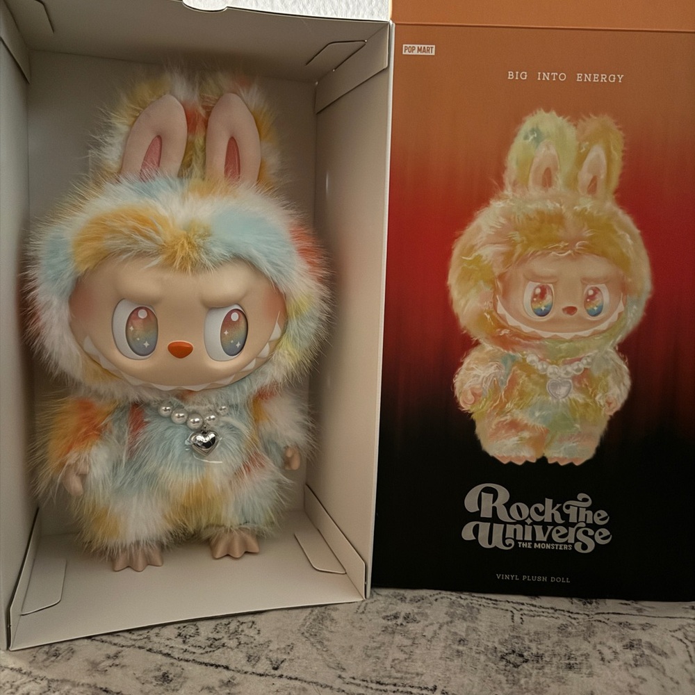Rock The Universe Labubu, Big Into Energy, The Monsters, Pop Mart, NIB